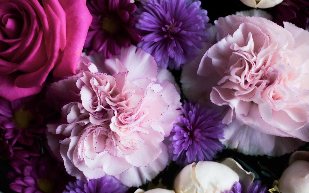 Zarif bir çiçek aranjmanı